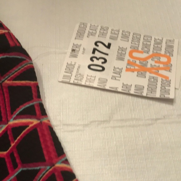 NWT LuLaRoe Cassie Skirt Size XS A1 - Picture 3 of 4